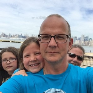 Bernd surrounded by his family members (L-R) Elisabeth, Ronia, and Katherine.