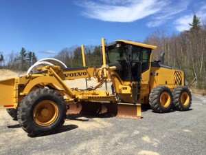 Here is Dublin's new 2007 Volvo grader that replaced the 1987 Cat grader sitting impressively at the Town Barn.